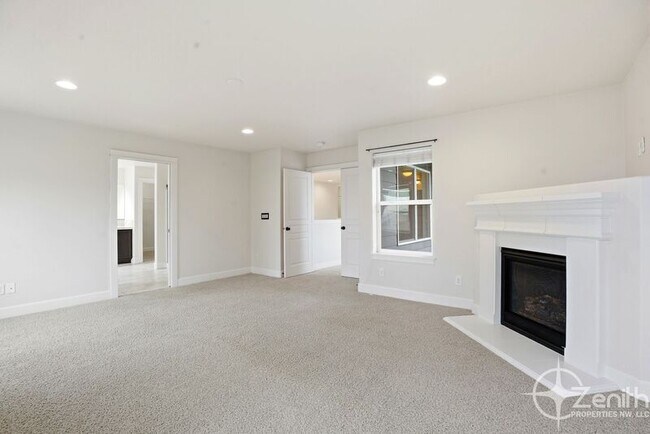 Building Photo - 15205 NE 102nd Way