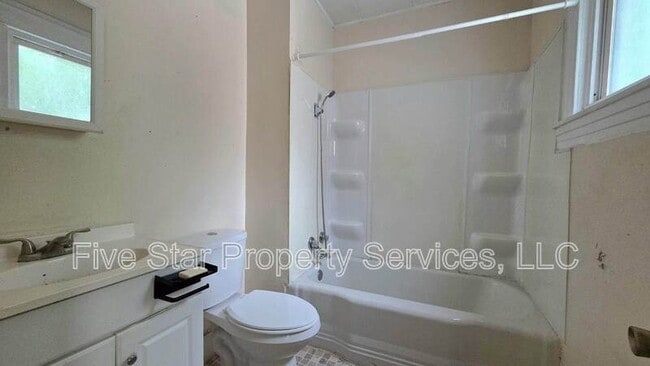 Building Photo - 1115 N 14th St