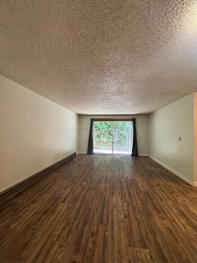 Building Photo - 1604 N Brook Ct