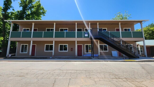 Building Photo - 728 W 1st Ave