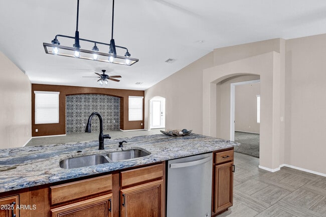 Building Photo - 4374 S Mariposa Dr