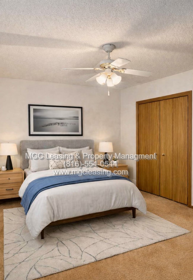 Building Photo - Convenient Raymore Living Near I-49, Shopping & Parks