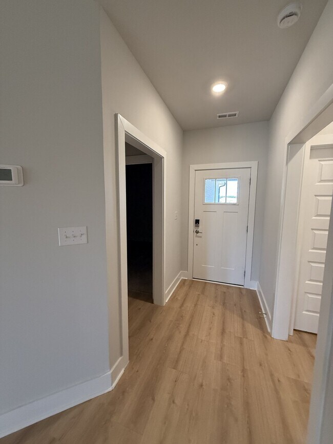 Building Photo - 128 Clift Farm Dr
