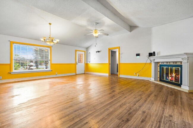 Building Photo - 12803 El Sendero St