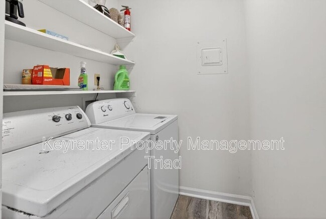 Building Photo - 115 S Mendenhall St