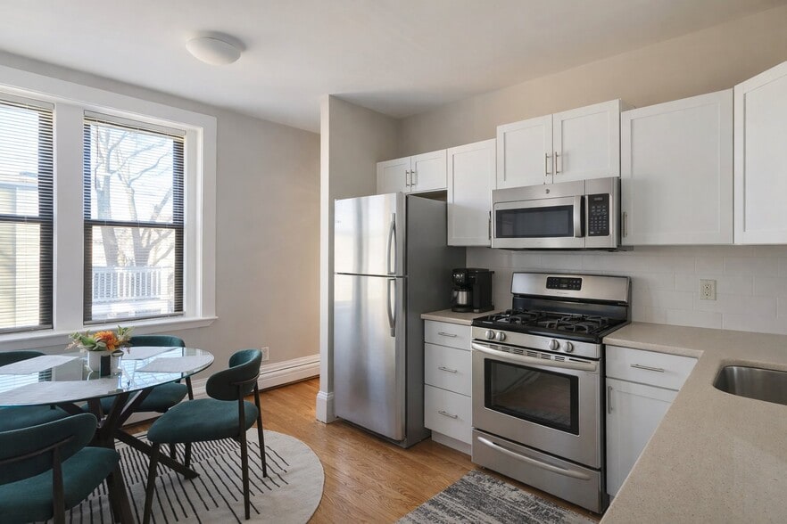 Building Photo - 34 Ditson St