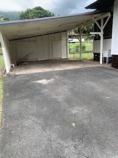 Building Photo - 3 BED 1 BATH BIG YARD  WITH CARPORT KANEOHE