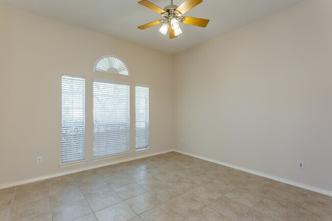 Building Photo - 21915 Rivergate Ct