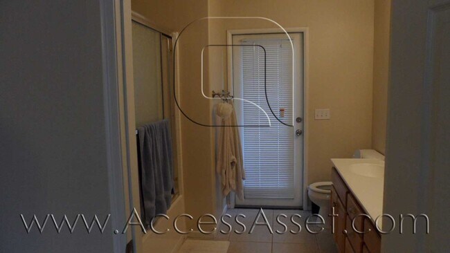 Building Photo - Gorgeous Condo in Prestigious Community With 2 Bed/2 Baths In Redlands!