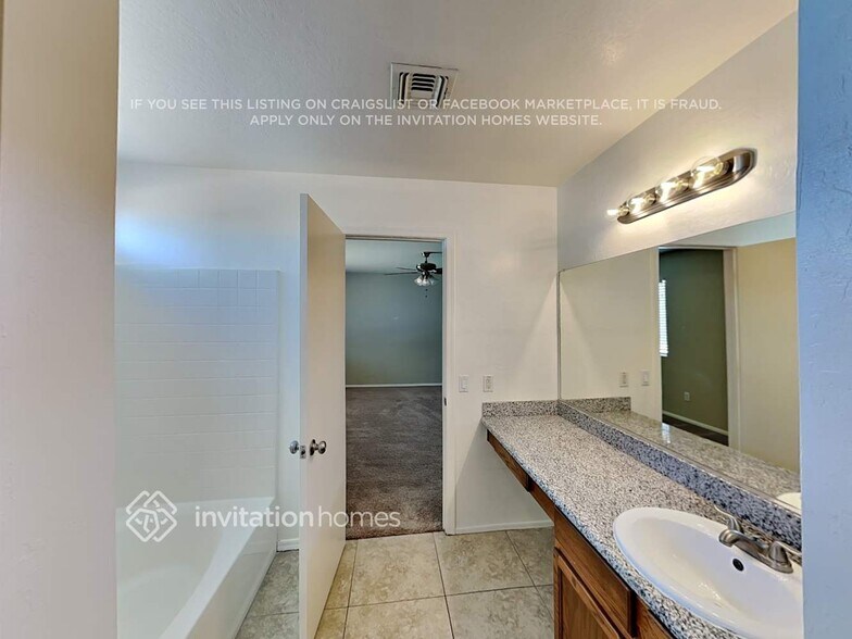 Building Photo - 2224 W Silver Creek Ln