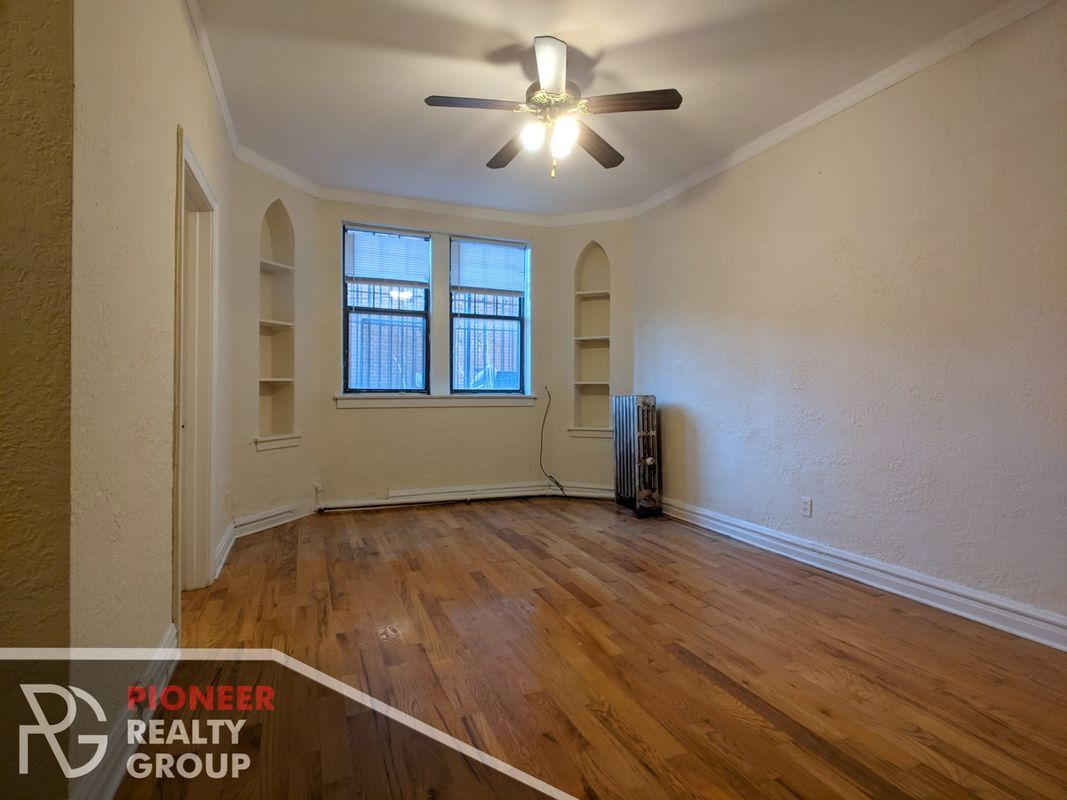 Building Photo - 4829 N Damen Ave