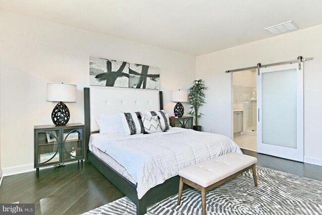 Building Photo - 23109 Cottonwillow Sq