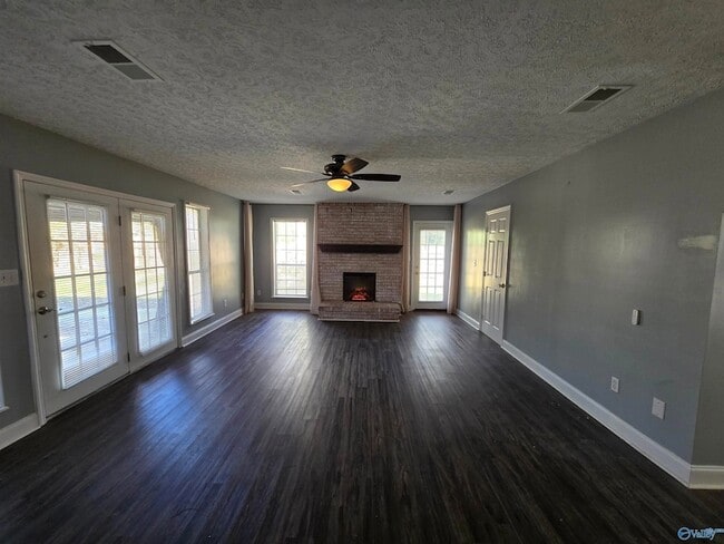 Building Photo - 159 Mallard Dr