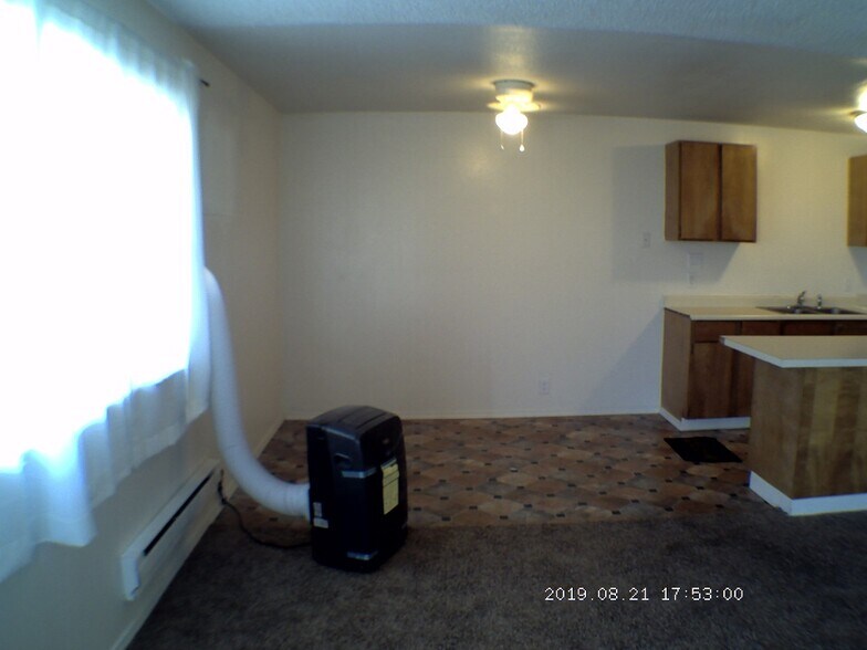 Entryway - 150 Cliff House Rd