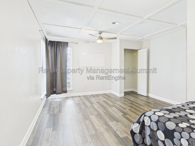 Building Photo - 1336 Hunters Rd