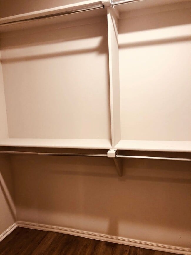 Building Photo - 3 bed 2 bath with 2 car garage duplex for rent in Edmond near Broadway and 2nd Street!