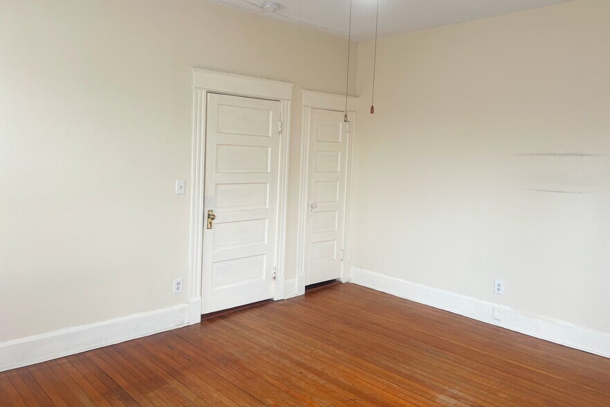Building Photo - 417 N 5th Ave