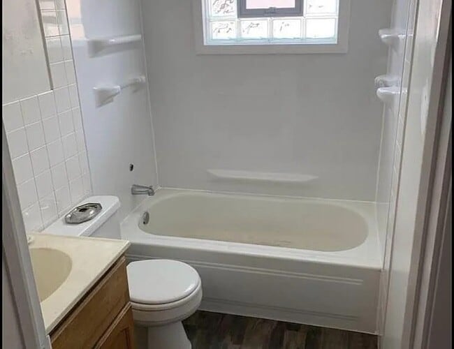 Building Photo - 1114 S Blaine Ave