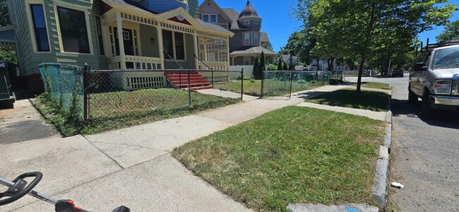 Building Photo - 205 Saint James Ave