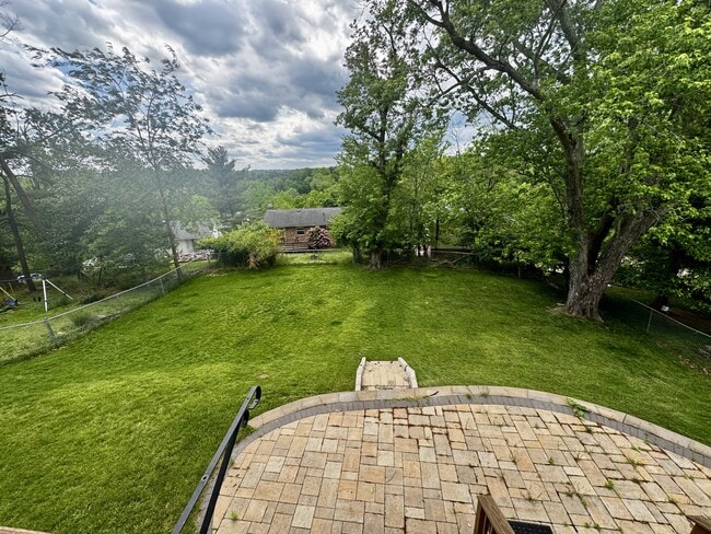 Building Photo - 733 Churchill Dr