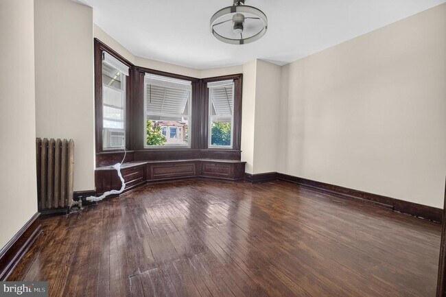 Building Photo - 5452 Catharine St