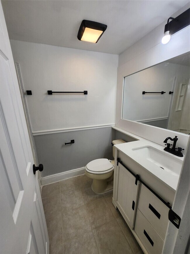 Building Photo - 1005 S Flagler Ave