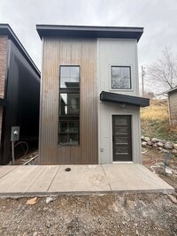 Building Photo - Steel Hollow Cottage Community