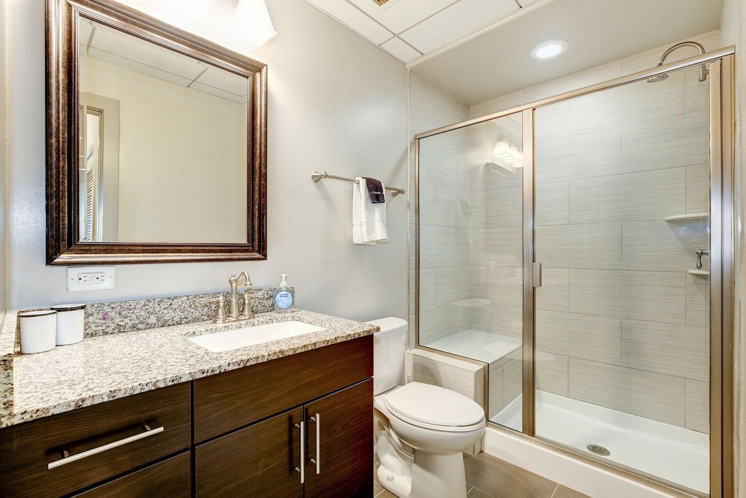 Building Photo - 10 Light St