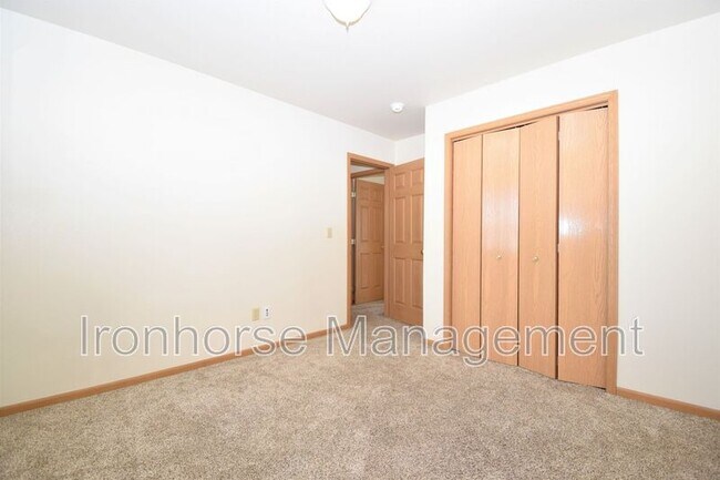 Building Photo - 2411 Wheeler Dr