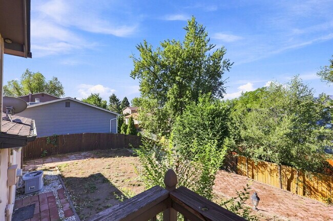 Building Photo - $1,895.95 3-bed, 1.5-bathroom located in Colorado Springs with a washer and dryer.