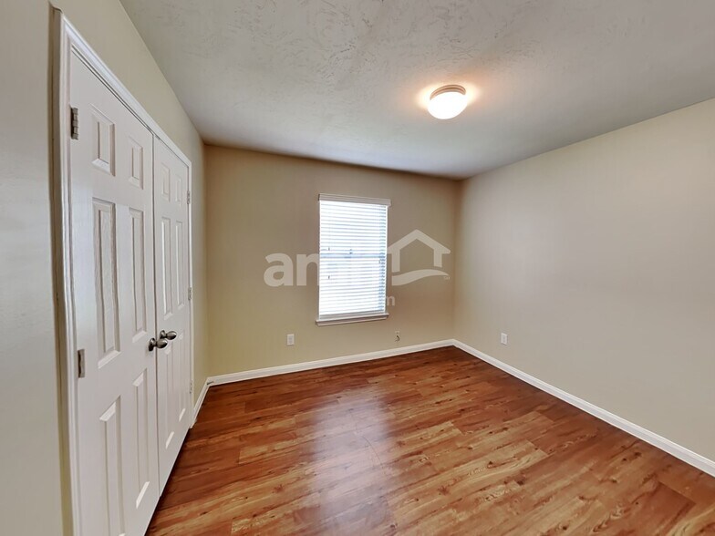 Building Photo - 3930 Hawthorne Glen Ct