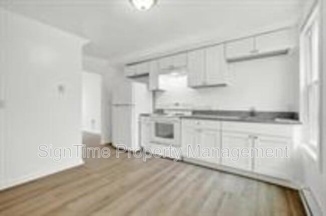 Building Photo - 185-199 Berkson Avenue - 193