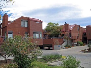 Building Photo - All Inclusive Fully Furnished 2 bed 2 bath in Heart of Downtown Boulder 90 day lease or longer