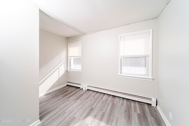 Building Photo - 2316 4th Ave