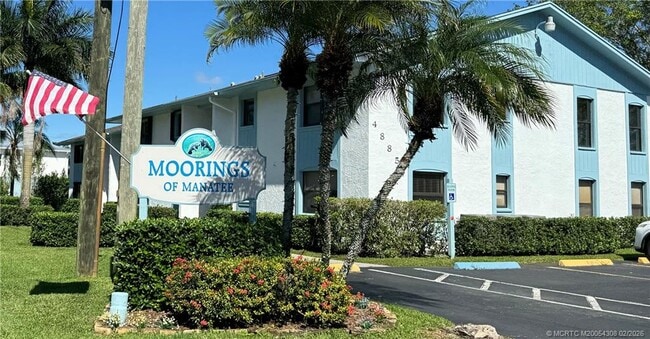 Building Photo - 4885 SE Capstan Ave