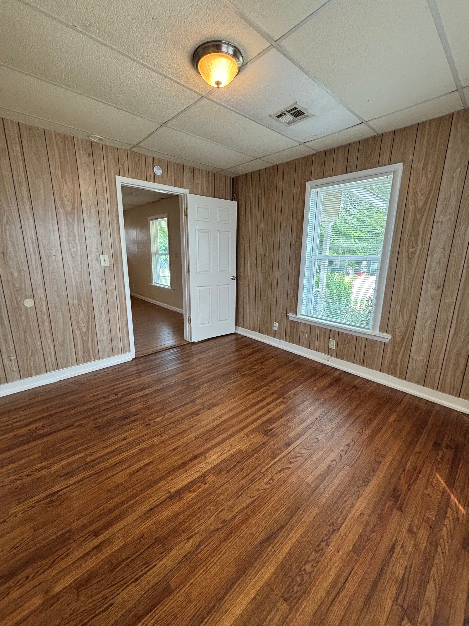 Building Photo - 3932 E Admiral Ct