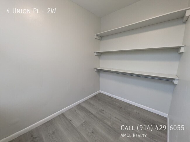 Building Photo - 4 Union Pl