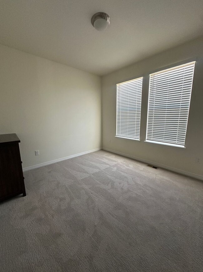 Building Photo - 4-bedroom Single Family Home in Broomfield