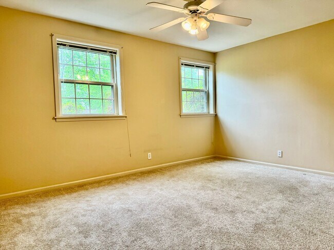Building Photo - Nice 4BR Home in Perfect Location