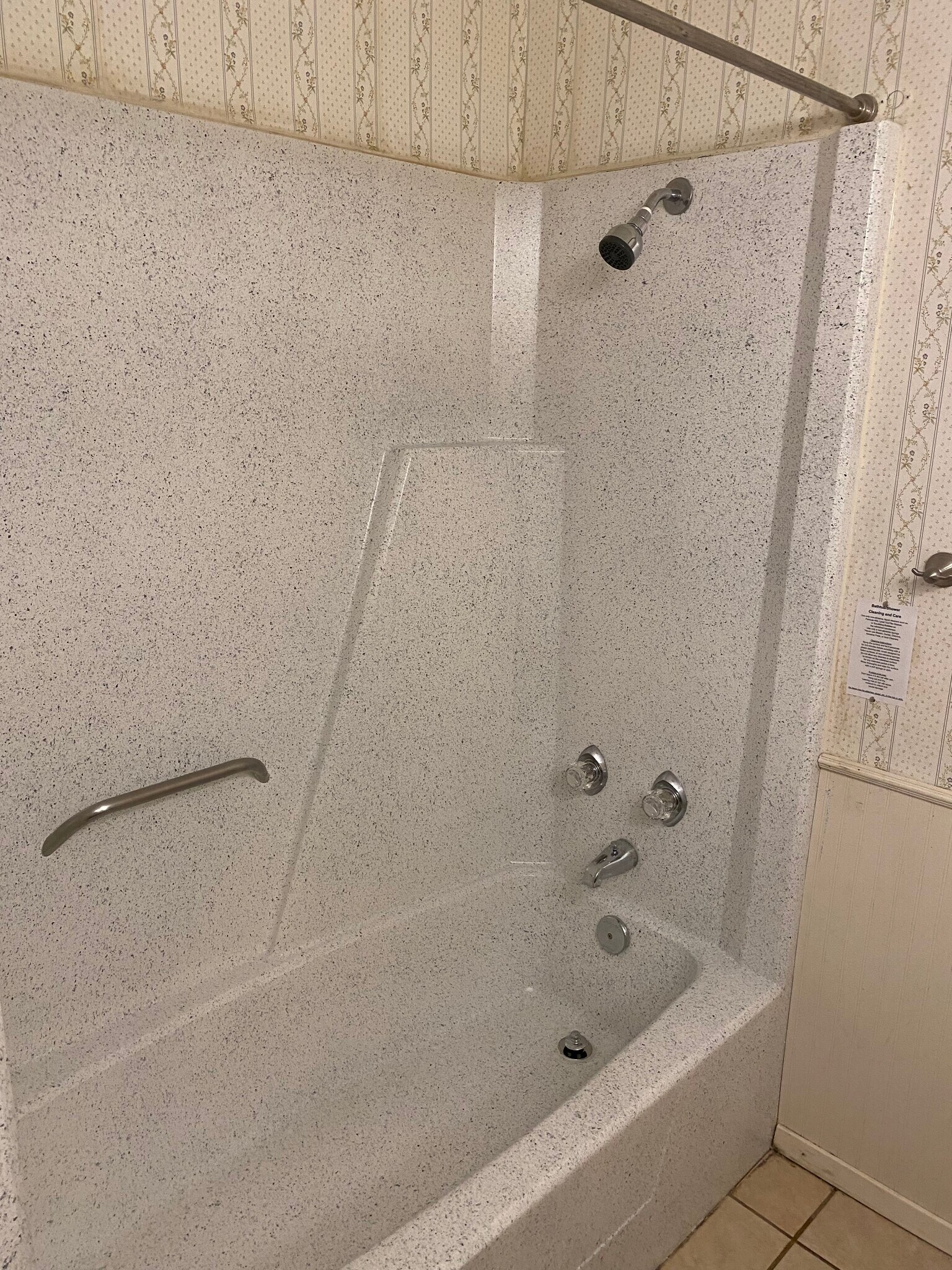 Guest bathroom - 2027 Castle Gate Cir