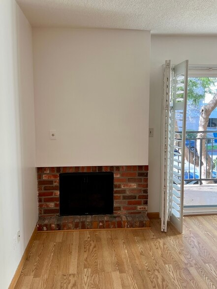 Fireplace - 608 Idaho Ave