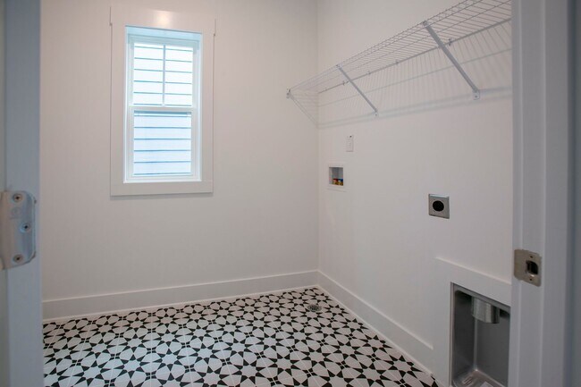 Building Photo - Chatham Park *Like New* Late July availability!