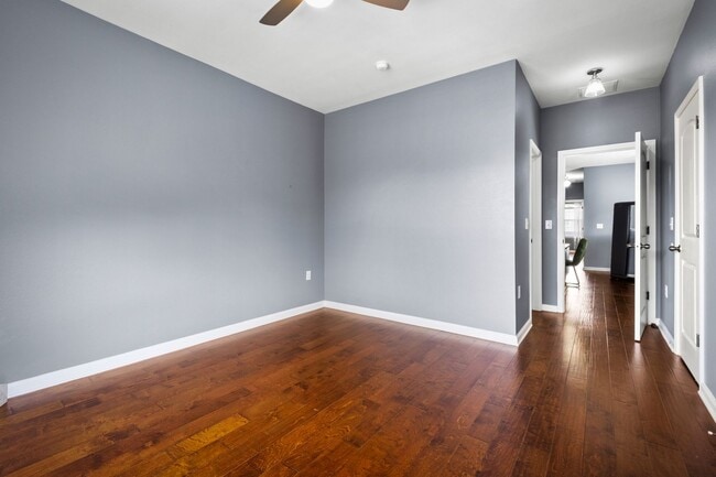 Building Photo - End unit townhome in The Cottages at Oakleaf Plantation