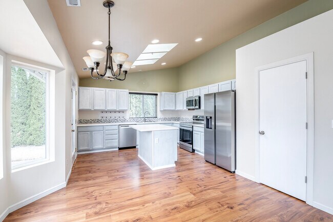 Building Photo - 14950 Prairie Vista Loop SE