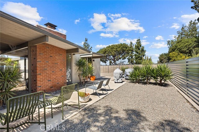 Building Photo - 1131 N Encanto St