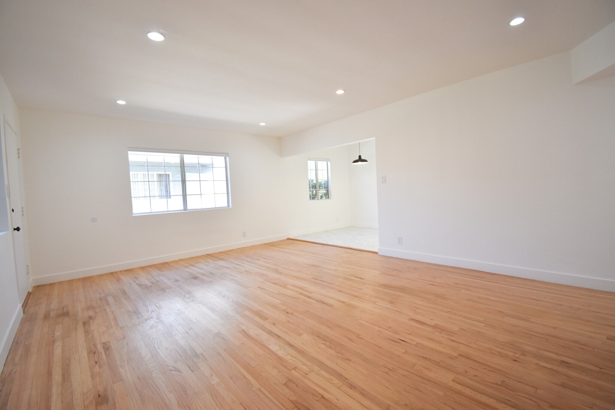 Building Photo - 1570 N Verdugo Rd