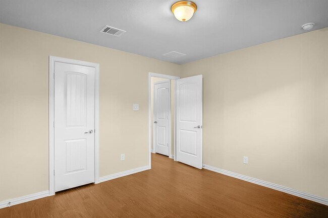 Building Photo - 1180 County Rd 3406