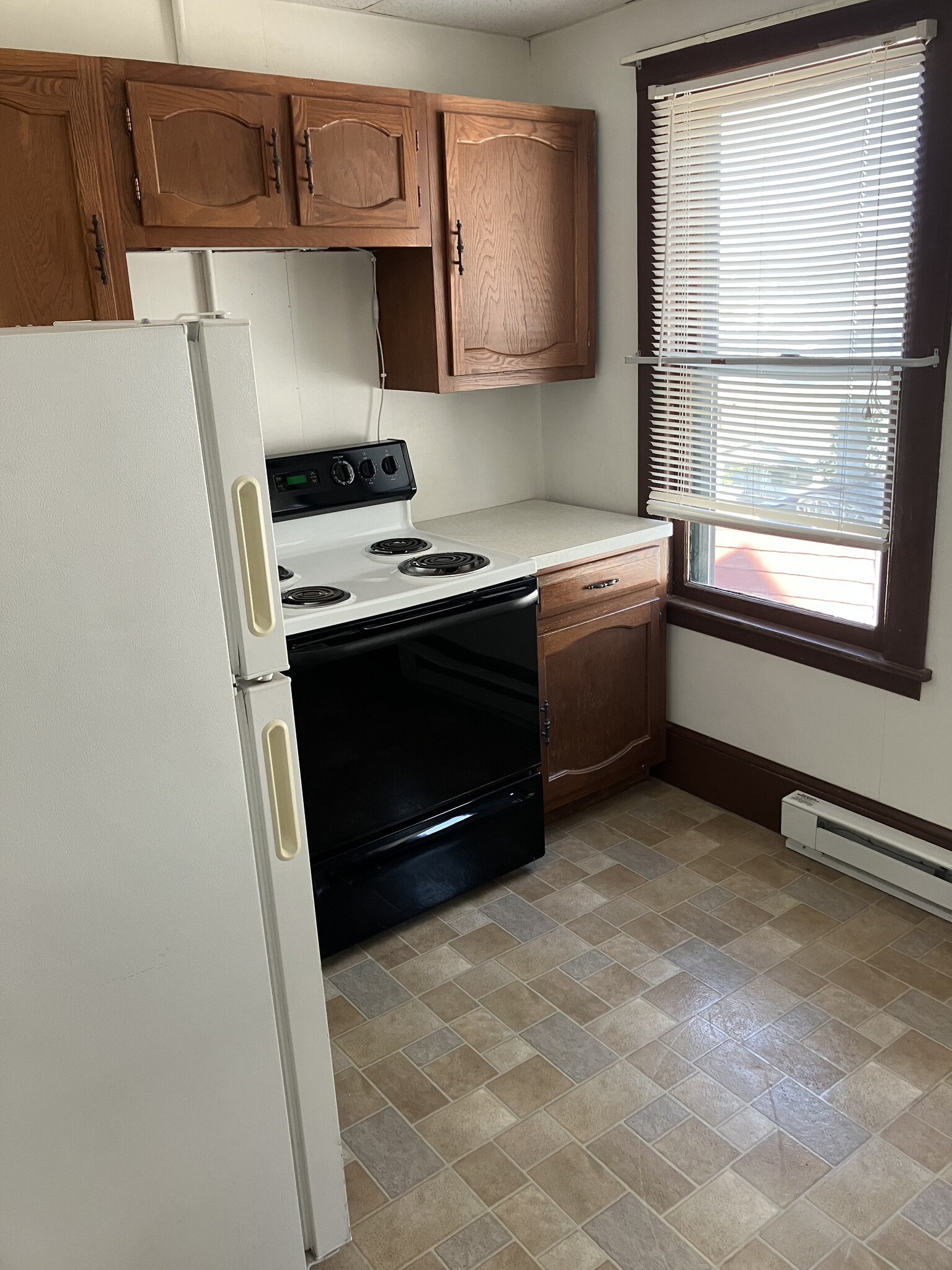 Kitchen - 1025 Willow St