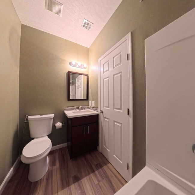 Building Photo - Stylish 2 bedroom 2 bathroom 1 Attached Car Garage at Tripoly South