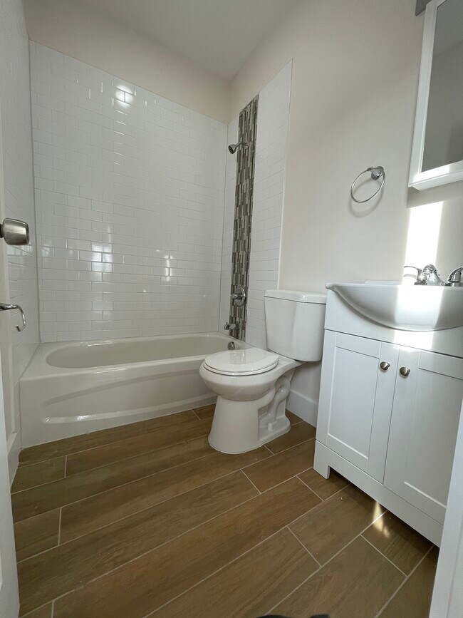Unit 3R - 206 Bayview Ave
